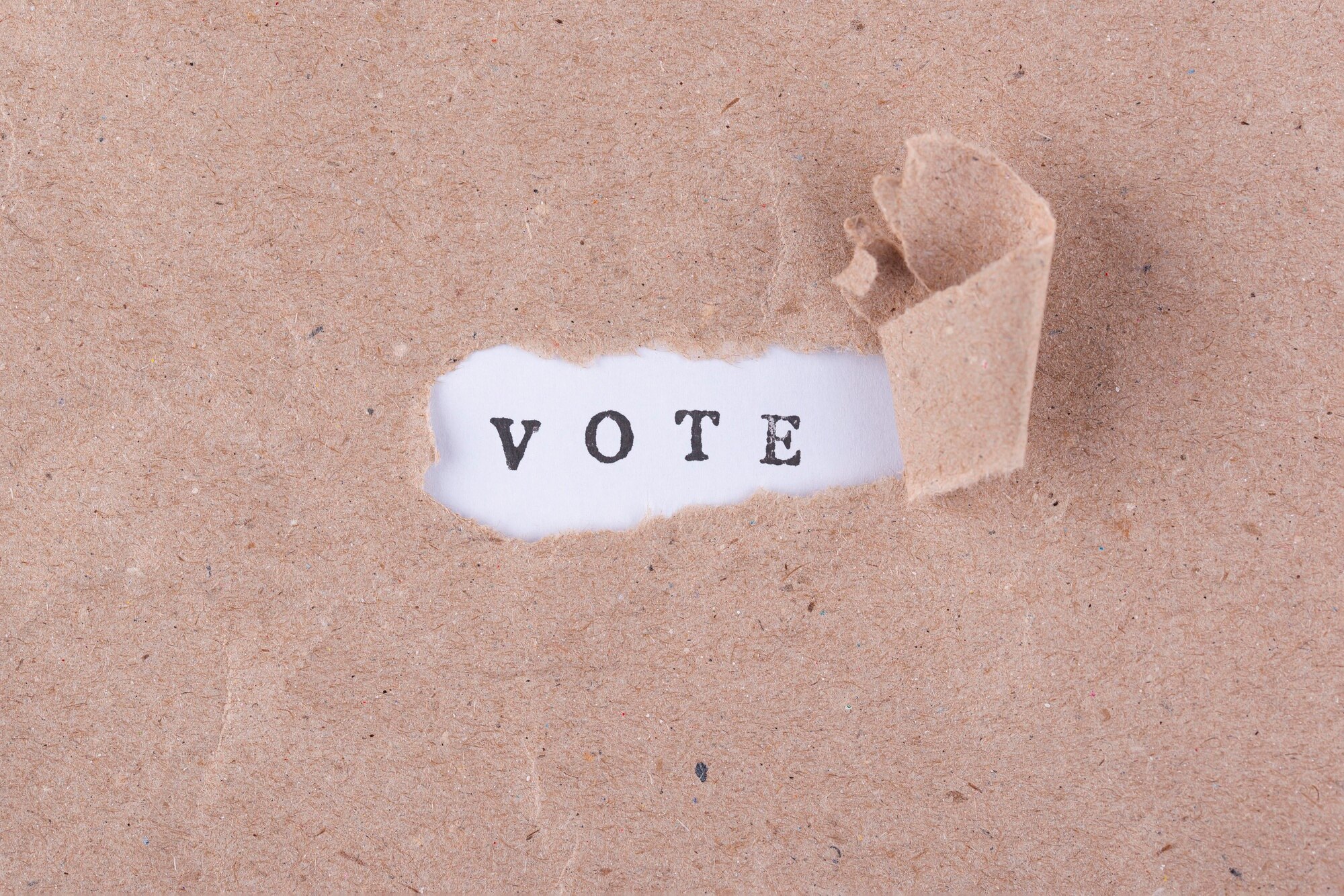 چگونه تحقیقات بازار به استراتژی برند کمک میکند؟ + چک لیست های مهم