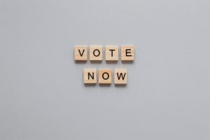 چگونه تحقیقات بازار به استراتژی برند کمک می‌کند؟ + چک لیست های مهم